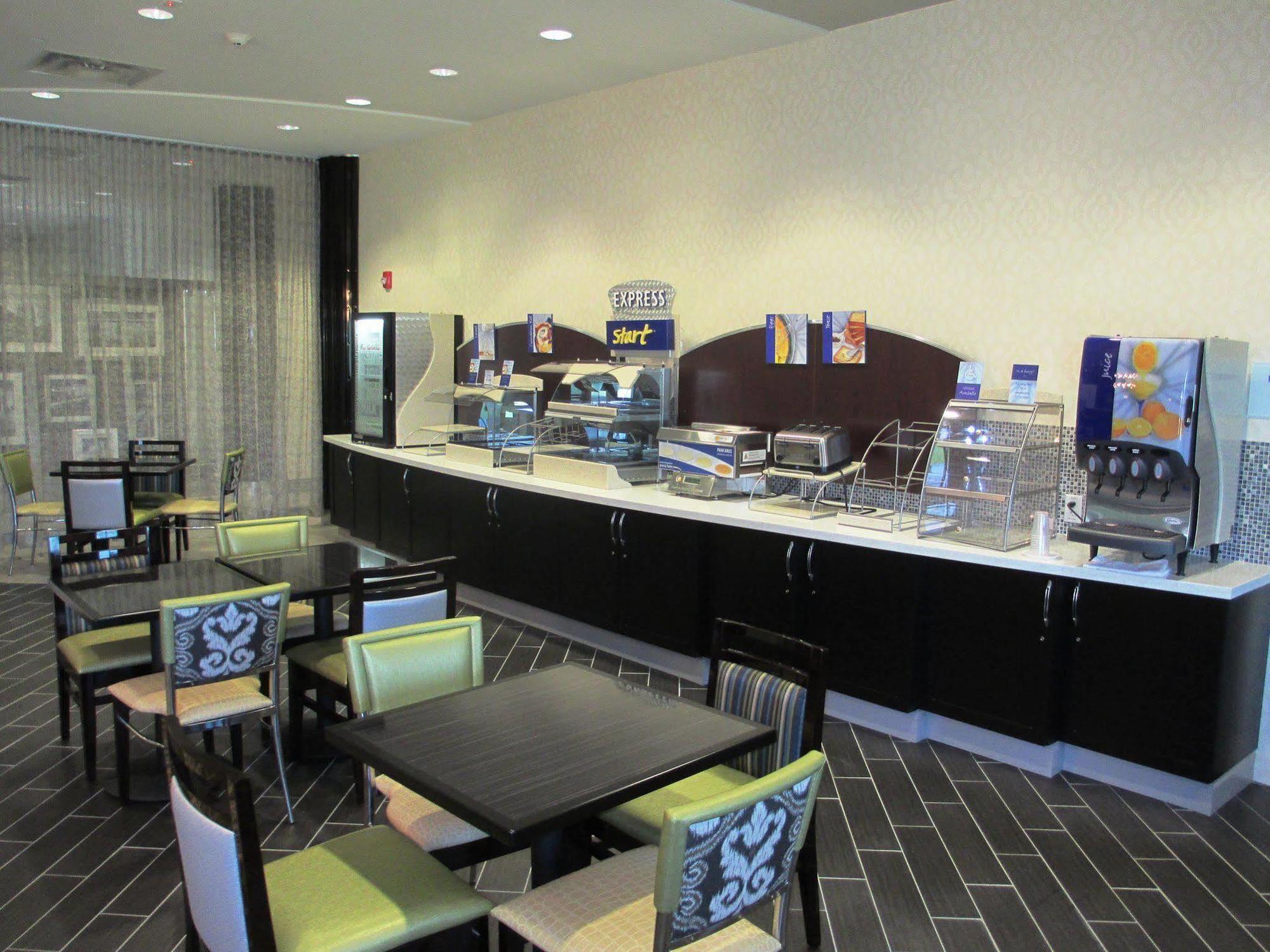 Holiday Inn Express Hotel & Suites North Kansas City By Ihg Exterior foto