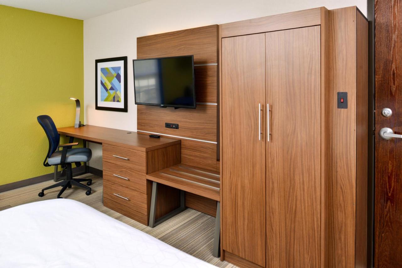 Holiday Inn Express Hotel & Suites North Kansas City By Ihg Exterior foto