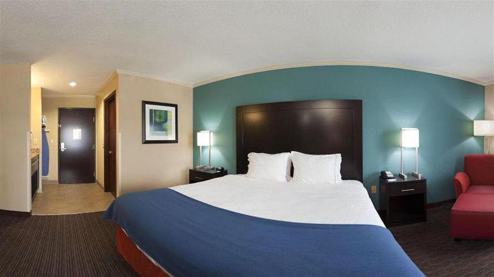 Holiday Inn Express Hotel & Suites North Kansas City By Ihg Exterior foto